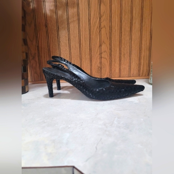 Heels - Picture 2 of 6